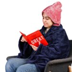 ⁦بطانية قابلة للارتداء كحلي و كشمير⁩ - الصورة ⁦3⁩